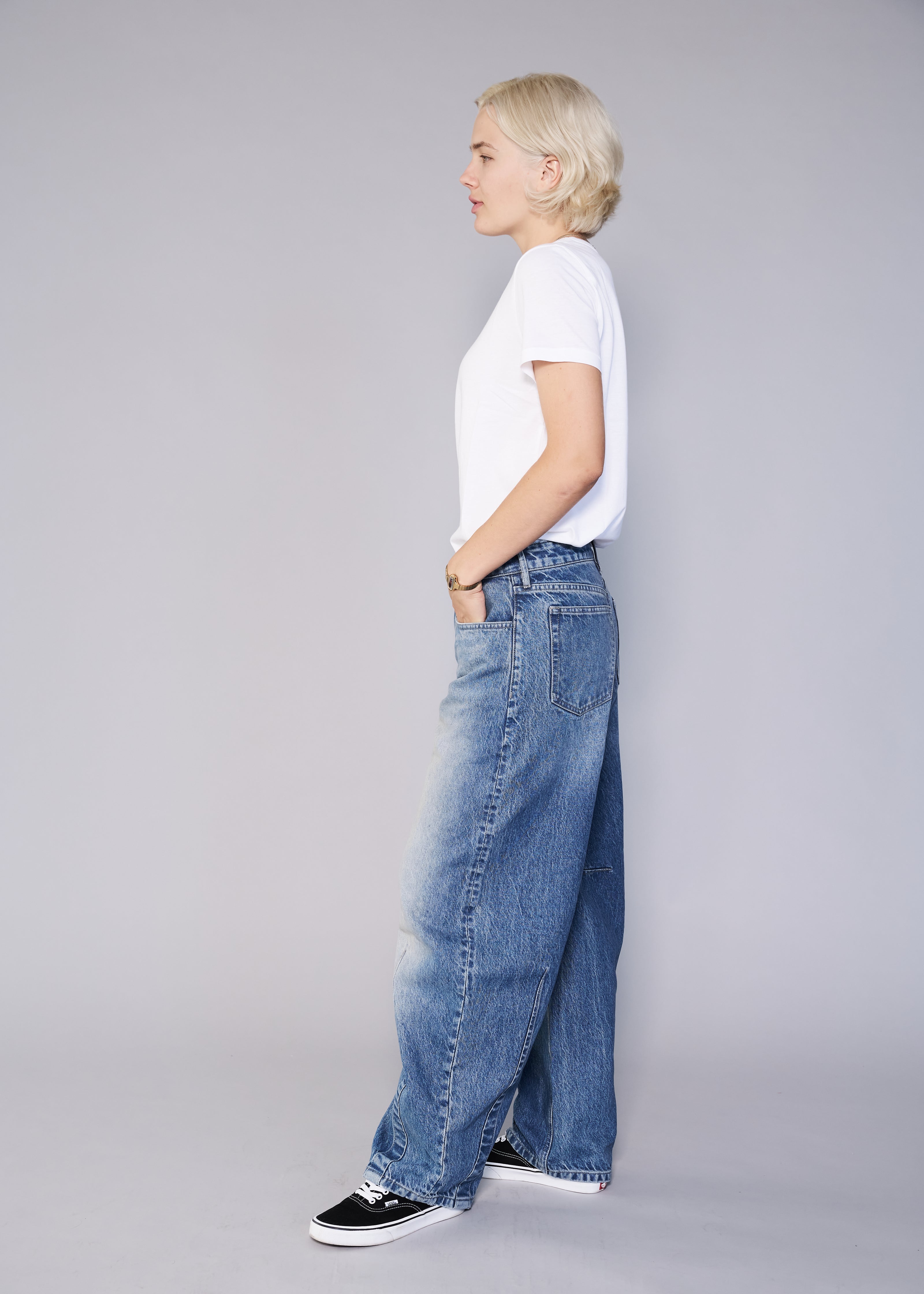 Amal Stacked Barrel Jean